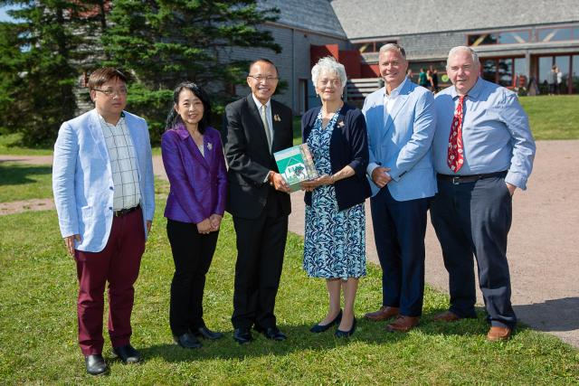Varavadi Monaghan and guests Varavadi Monaghan and guests attending book presentation in Cavendish, PEI.